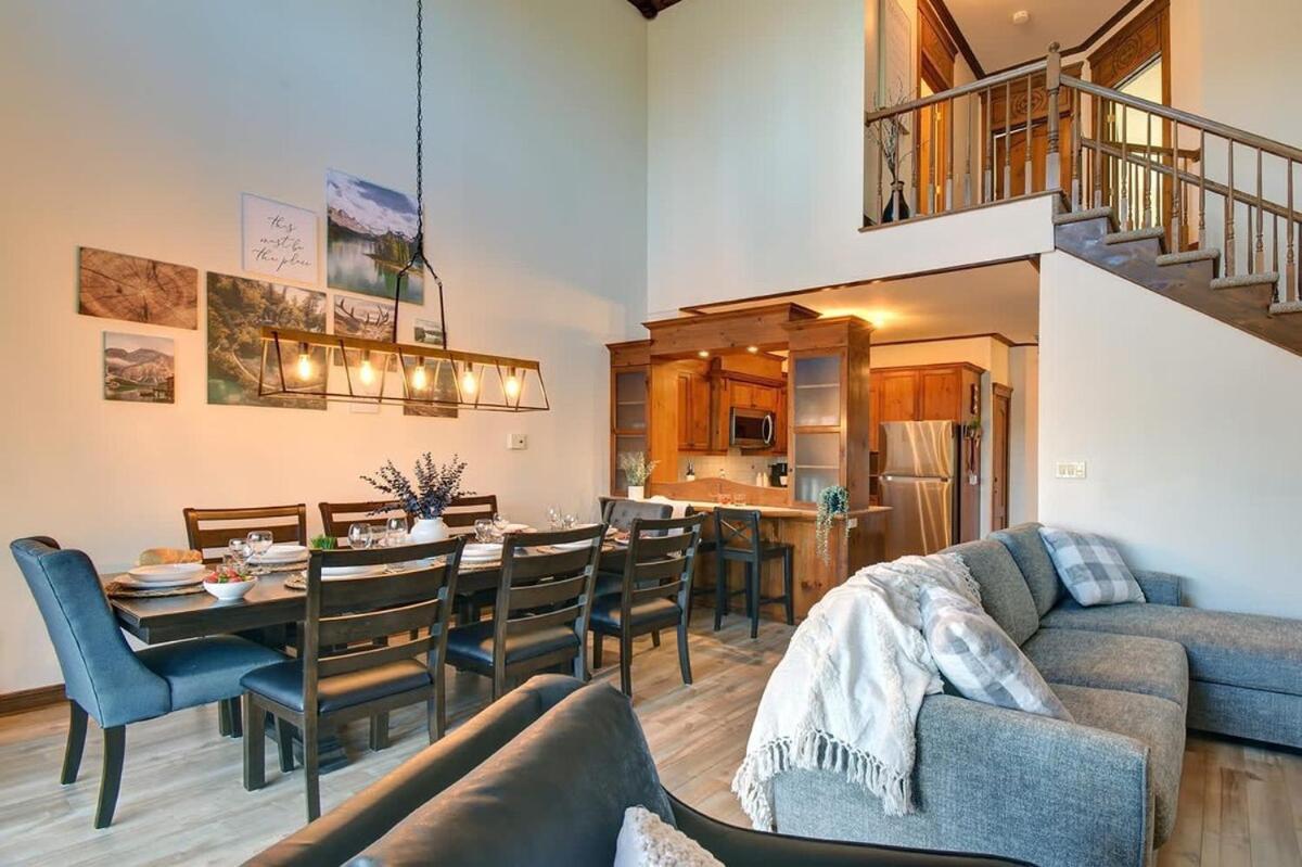 Huge In Front Of Tremblant Holiday home *